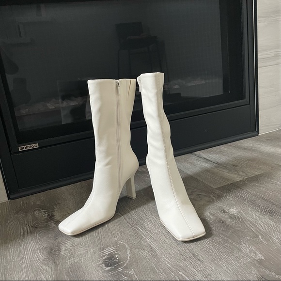 Oak and fort white boots ( brand new) - Picture 2 of 4